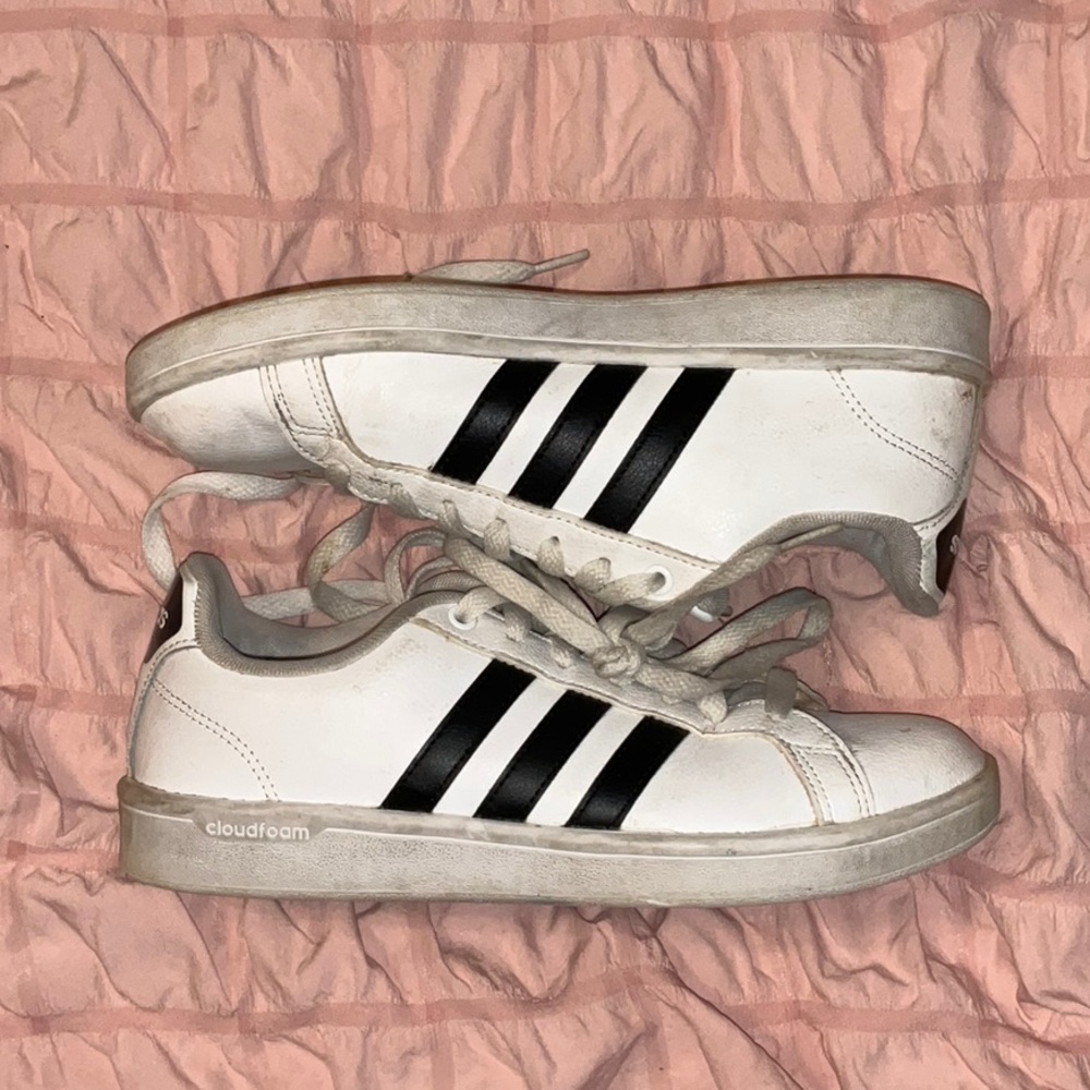 Adidas low top tennis shoes white and black